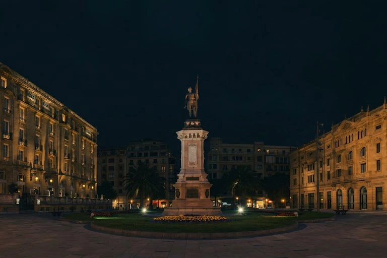 Imagen de la plaza Okendo en Donostia